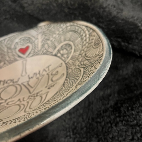 Be Hun In handcrafted pottery bowl - Picture 4 of 6